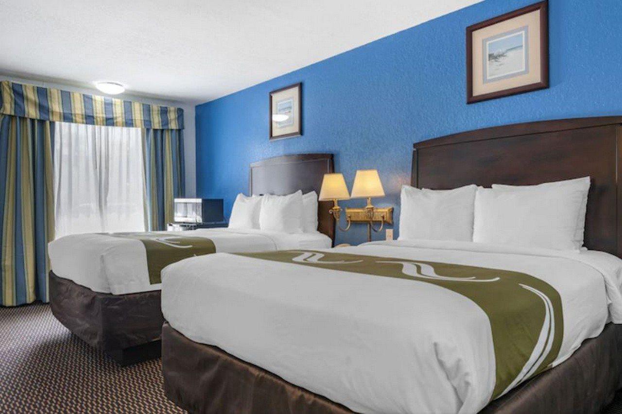 Quality Inn Sarasota North Near Lido Key Beach Exterior photo
