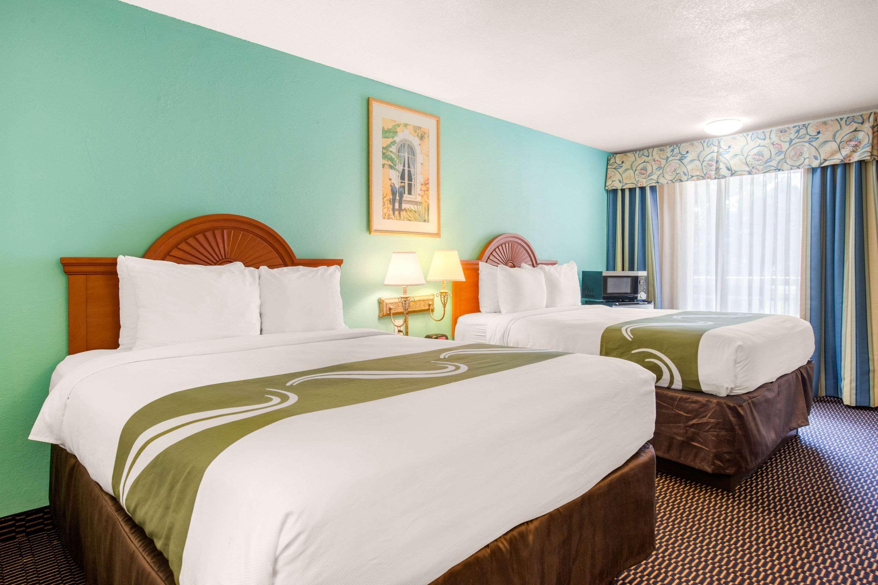 Quality Inn Sarasota North Near Lido Key Beach Exterior photo