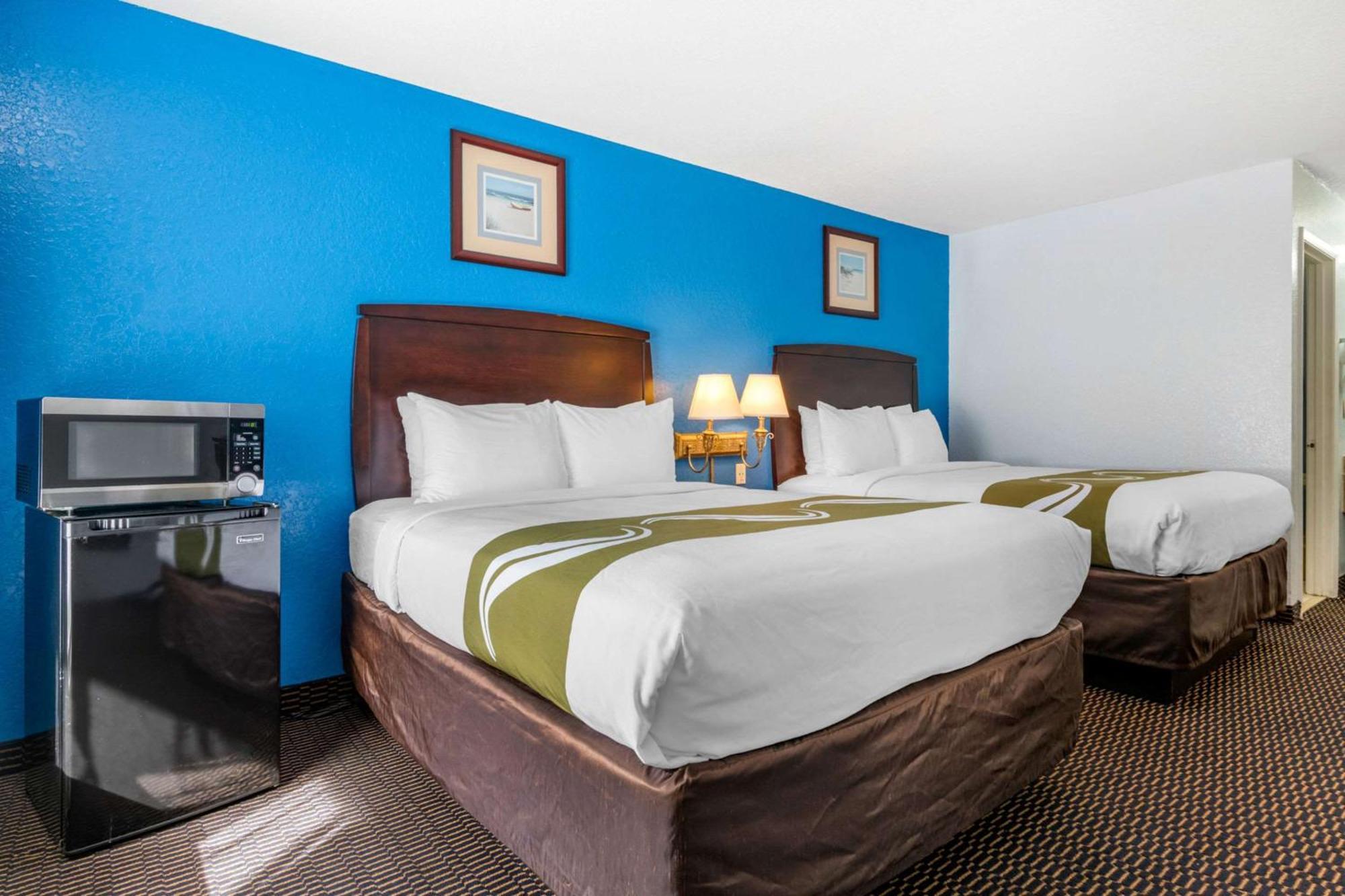 Quality Inn Sarasota North Near Lido Key Beach Exterior photo