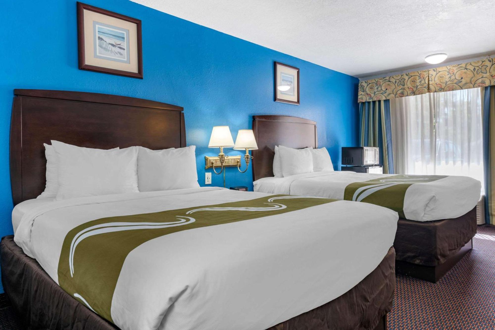Quality Inn Sarasota North Near Lido Key Beach Exterior photo